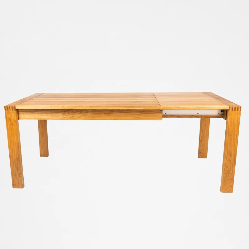 Moderner Esszimmertisch aus Massivholz