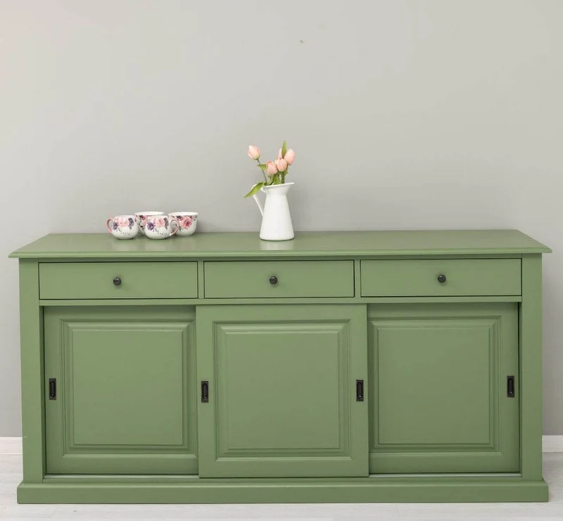 Großes Sideboard aus Massivholz mit 3 Schiebetüren und 3 Schubladen