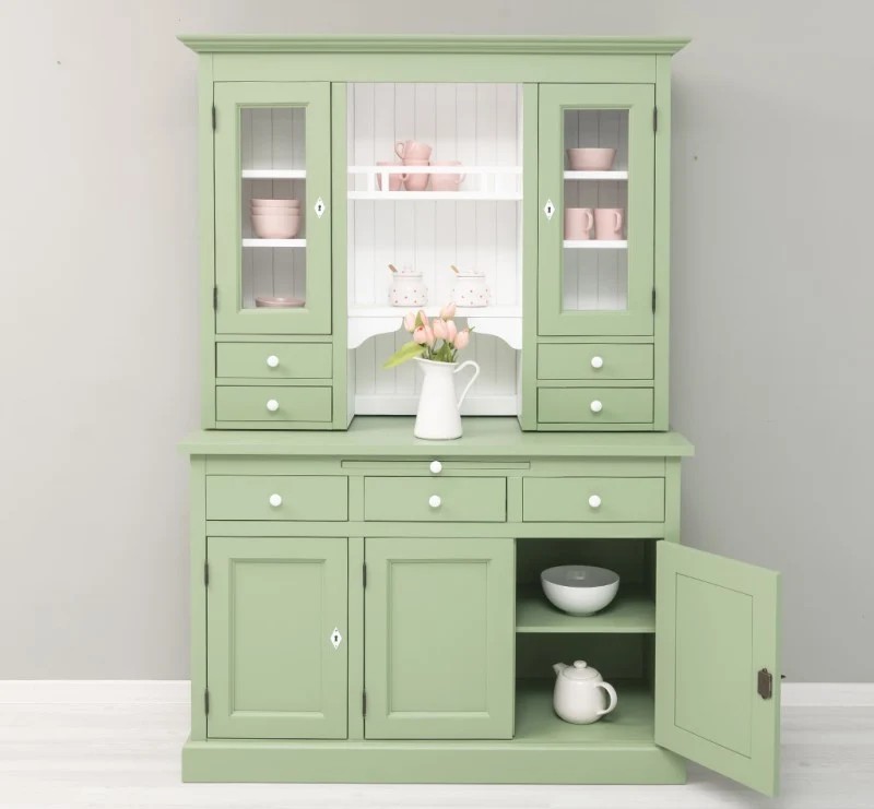 Küchen- und Buffetschrank aus massiver Eiche im Landhausstil in vielen Farben