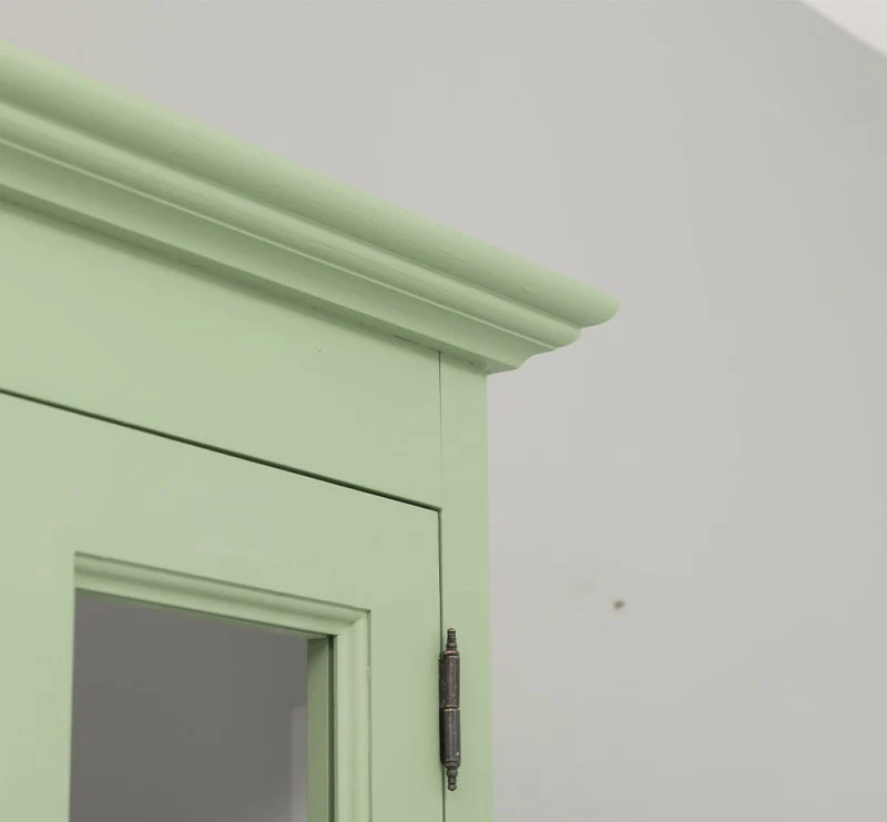 Küchen- und Buffetschrank aus massiver Eiche im Landhausstil in vielen Farben