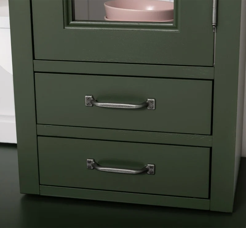 Küchen- und Buffetschrank aus massiver Eiche im Landhausstil in vielen Farben