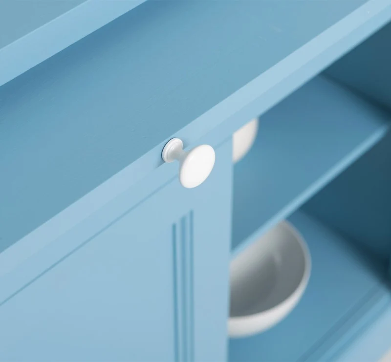 Küchen- und Buffetschrank aus massiver Eiche im Landhausstil in vielen Farben