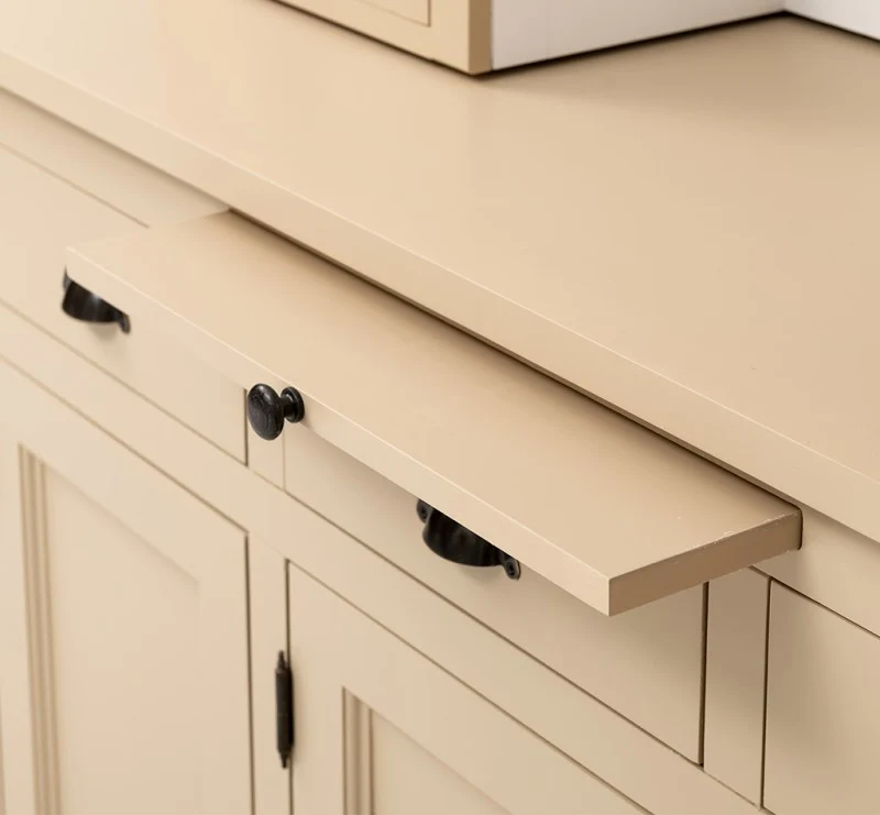 Küchen- und Buffetschrank aus massiver Eiche im Landhausstil in vielen Farben