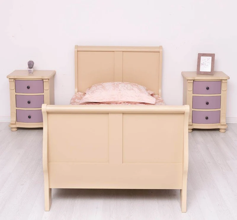 Schlafzimmer-Set aus Massivholz | Kinderzimmer mit Bett und zwei Nachttischen
