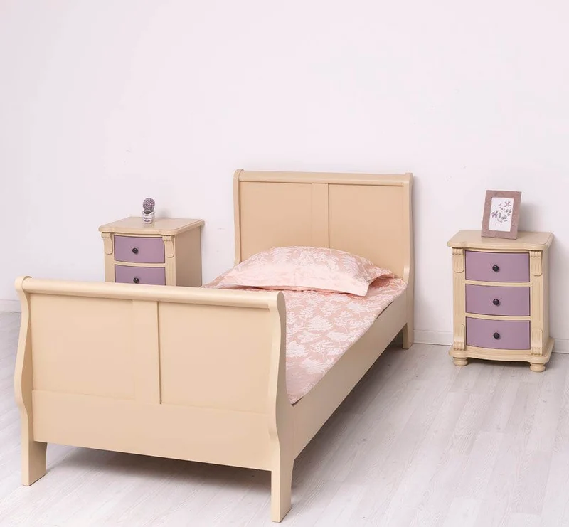 Schlafzimmer-Set aus Massivholz | Kinderzimmer mit Bett und zwei Nachttischen