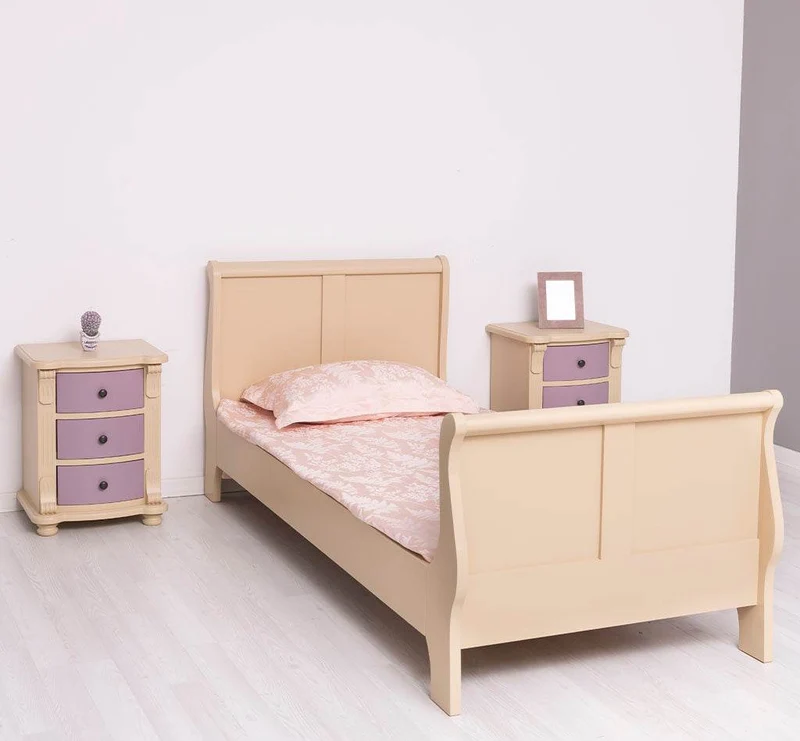 Schlafzimmer-Set aus Massivholz | Kinderzimmer mit Bett und zwei Nachttischen