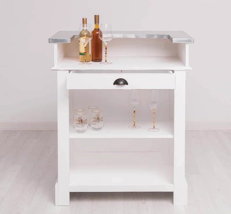 Kleine Landhausbar aus Massivholz - Empfangstheke