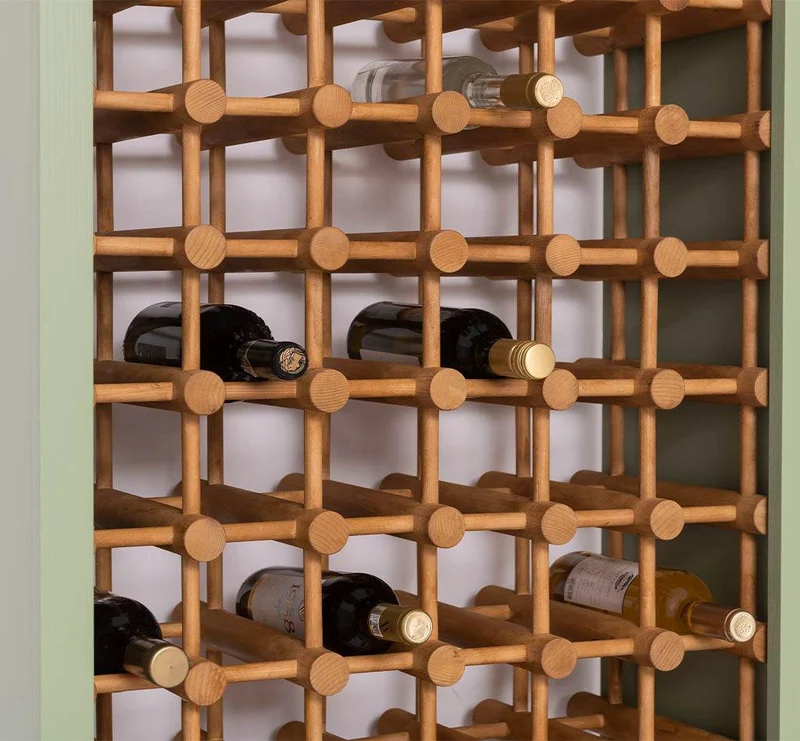 Großes Weinregal aus Massivholz mit Platz für 102 Flaschen
