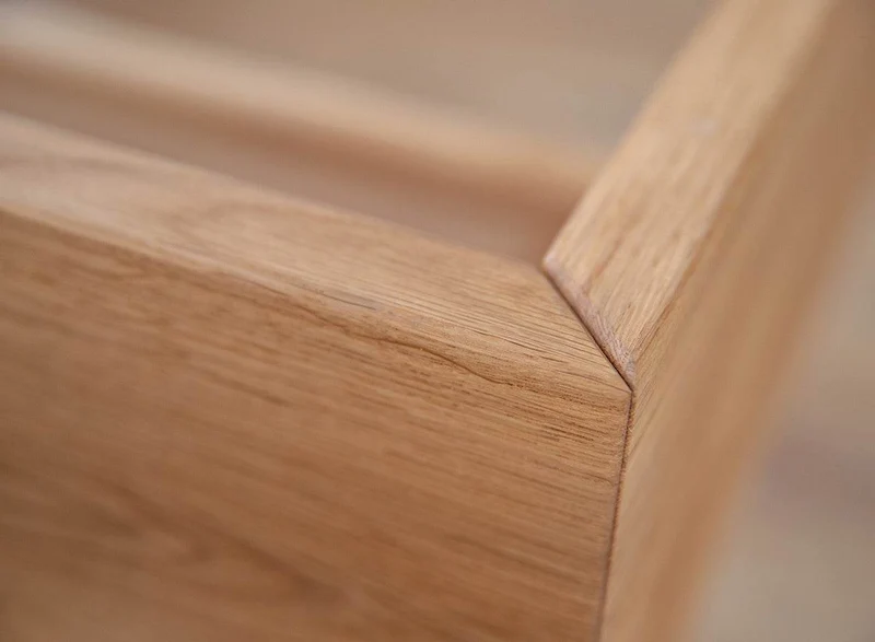Modernes Bett aus massiver Eiche | Doppelbett Toretta