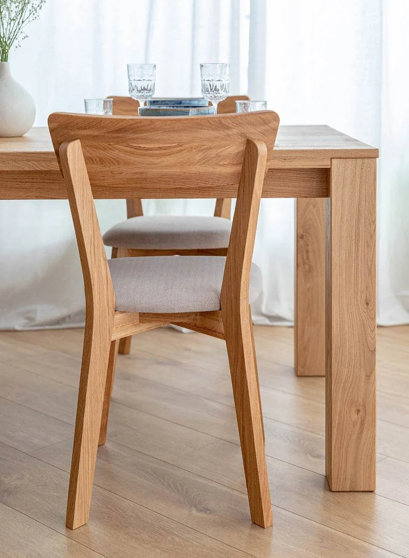 Esszimmerstuhl aus Massivholz | Minimalistischer Eichenstuhl Leon mit Rückenlehne und gepolstertem Sitz in Beige