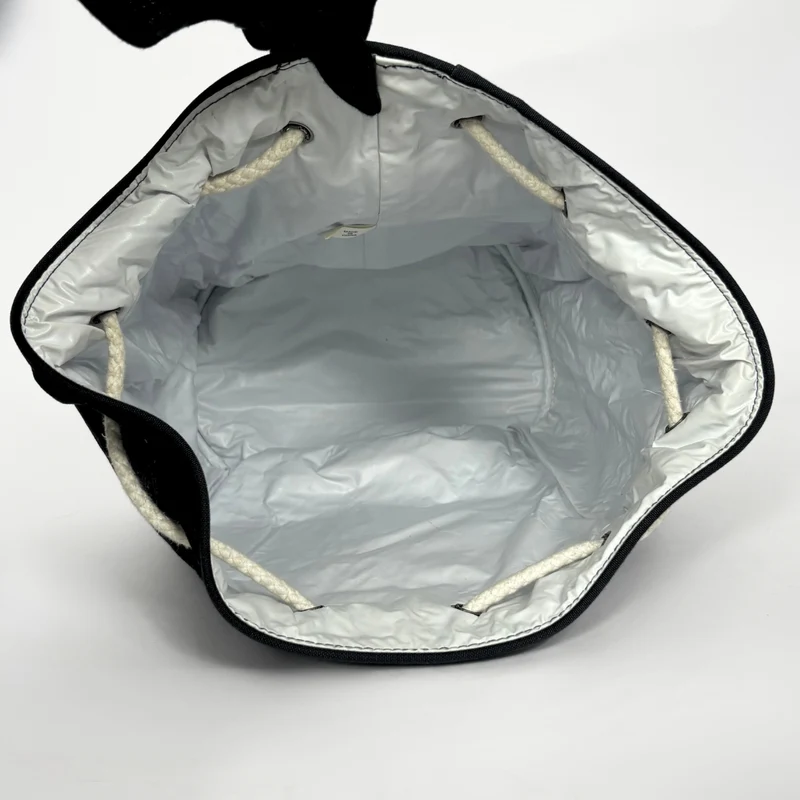 Chanel Schwarz Bucket Bag