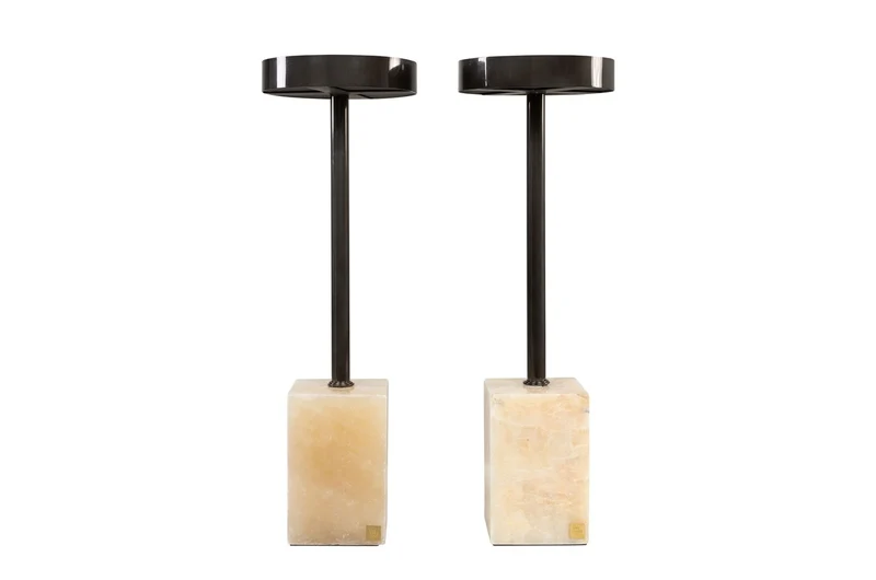 Casa Padrino Luxus Beistelltisch Ø 21 x H. 64 cm - Runder Onyx Tisch mit Edelstahl Fuß - Luxus Möbel