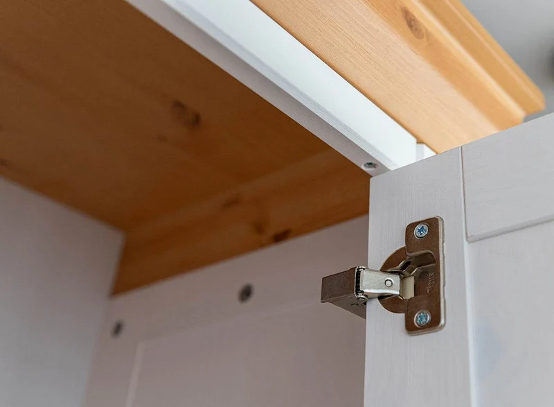 Schmaler Schrank aus Massivholz | Wohnzimmerschrank Marone Elite mit zwei Schubladen