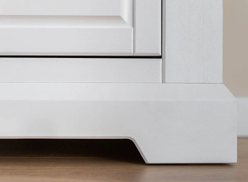 Kleines Sideboard aus Massivholz | Dreitürige Wohnzimmerkommode Marone Elite Tabacco mit drei Schubladen