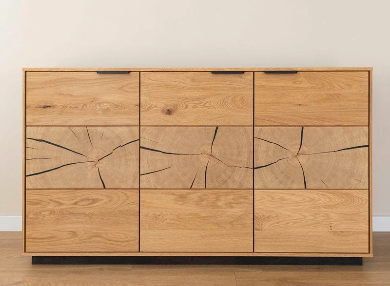 Beleuchtetes Sideboard aus massiver Eiche mit Hirnholz | Kommode Tirano III mit Rückwand in grober Holzstruktur