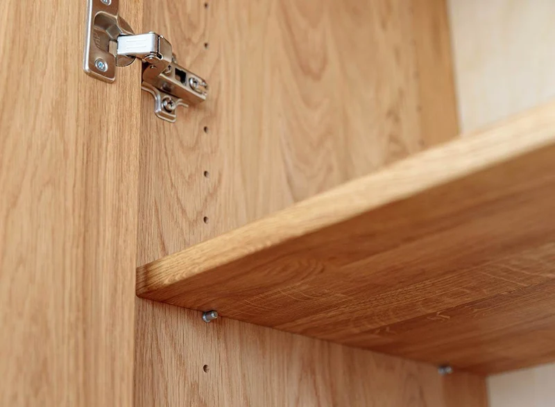 Minimalistischer Wäscheschrank aus geölter Wildeiche | Kleiner Skandi Kleiderschrank Simona mit zwei Schubladen