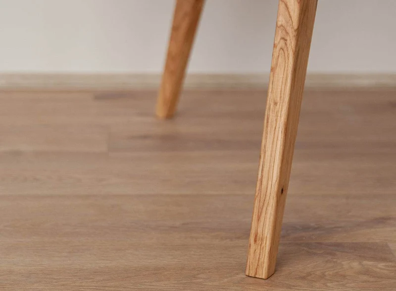 Minimalistischer Couchtisch aus massiver Eiche | Ovaler Beistelltisch Orbetello in zwei Größen