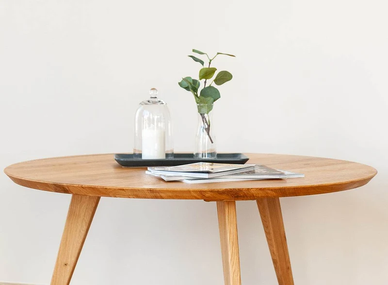Minimalistischer Couchtisch aus massiver Eiche | Runder Beistelltisch Orbetello in drei Größen