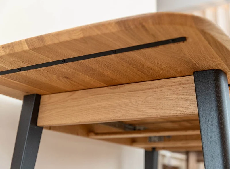 Minimalistischer Tisch aus massiver Eiche mit Verlängerung 45 | Ausziehtisch Orbetello Akzent