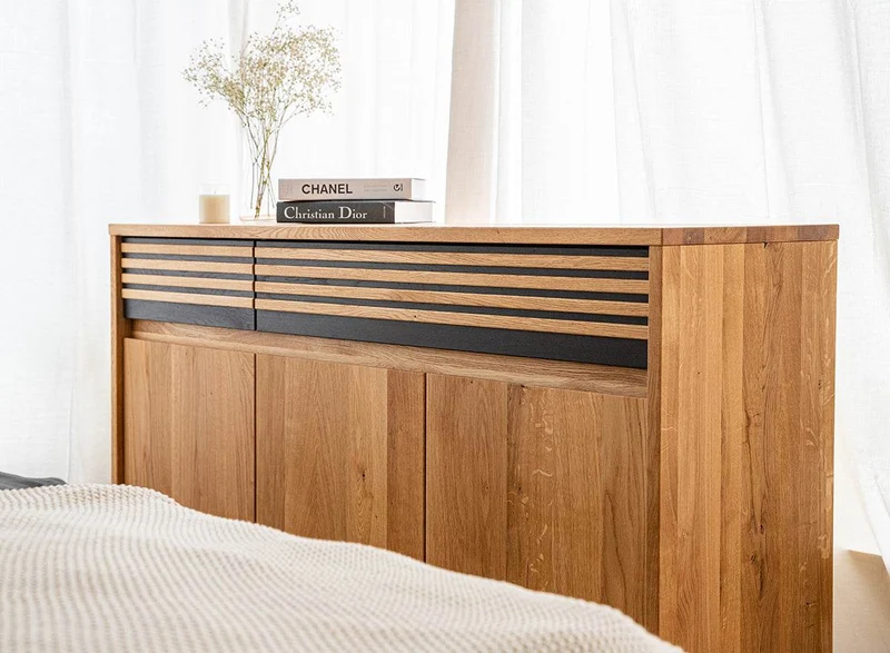 Modernes Sideboard aus massiver Wildeiche | Dreitürige Kommode Ravello mit zwei Schubladen