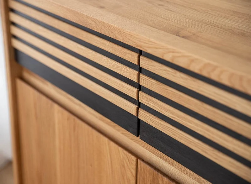 Modernes Sideboard aus massiver Wildeiche | Dreitürige Kommode Ravello mit zwei Schubladen