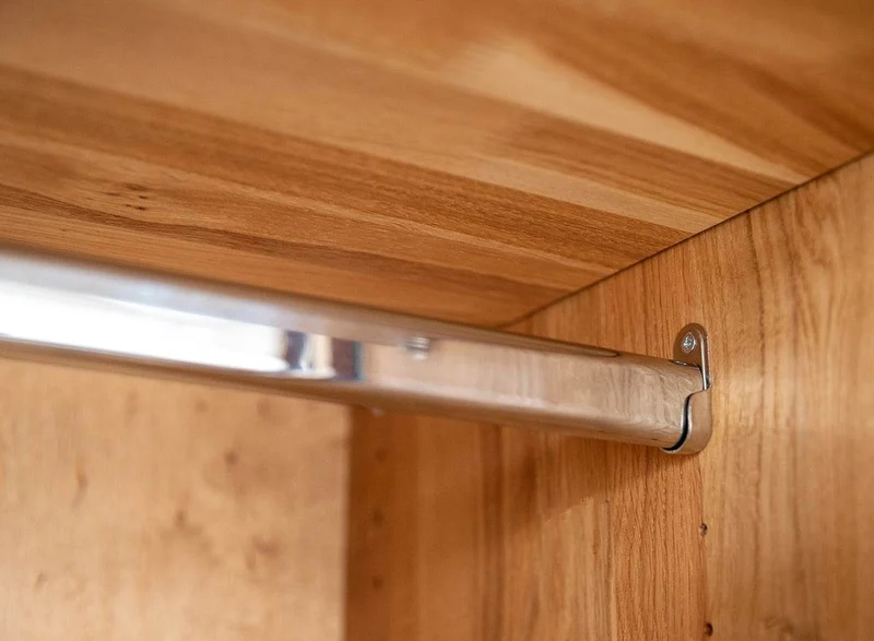Moderner Kleiderschrank aus massiver Wildeiche | Beleuchteter Schrank Ravello 5