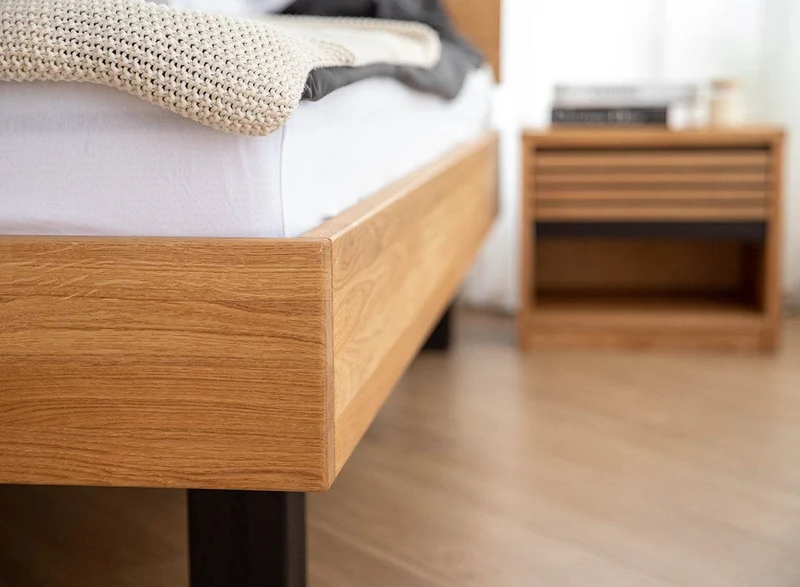 Modernes Bett aus massiver Wildeiche | Doppelbett Ravello