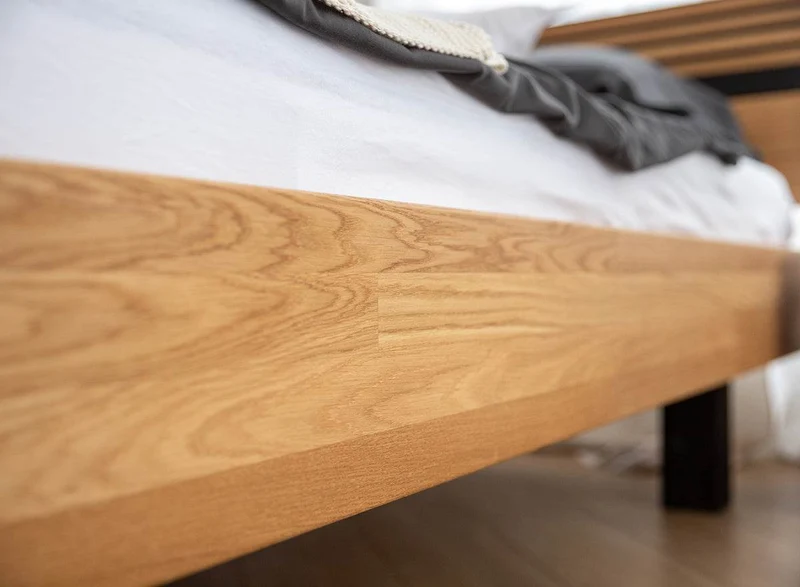 Modernes Bett aus massiver Wildeiche | Doppelbett Ravello