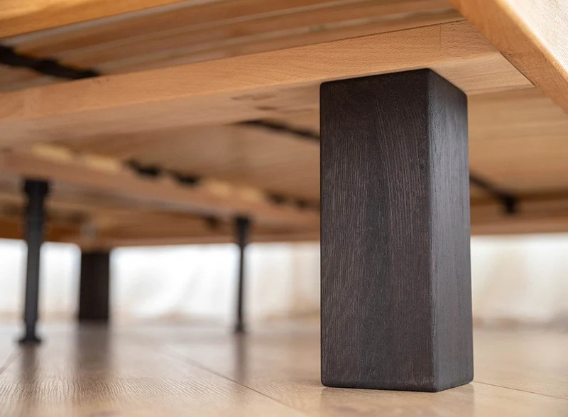 Modernes Bett aus massiver Wildeiche | Doppelbett Ravello