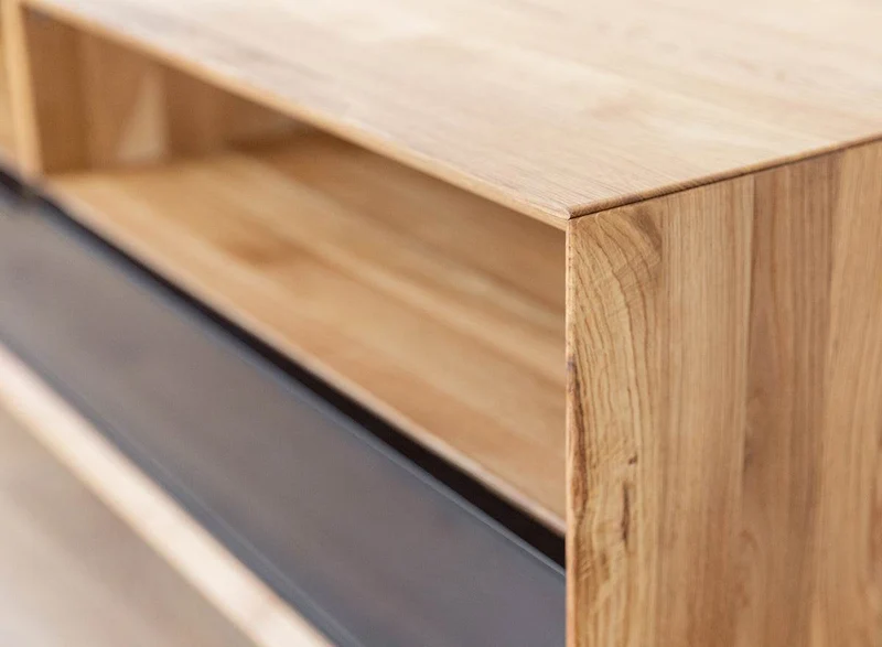 Industrial TV-Board aus massiver Eiche | Fernsehtisch Modern Loft mit Glastür
