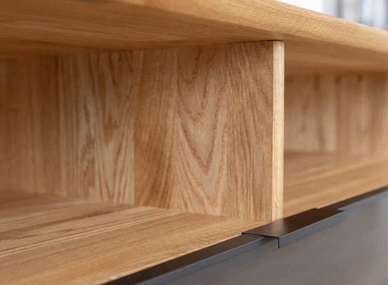 Industrial TV-Board aus massiver Eiche | Fernsehtisch Modern Loft mit Glastür