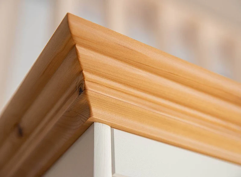 Nachtkonsole Belluno Elegante aus Massivholz