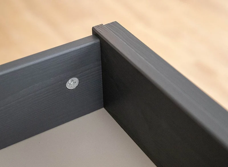 Nachtkonsole Belluno Elegante aus Massivholz
