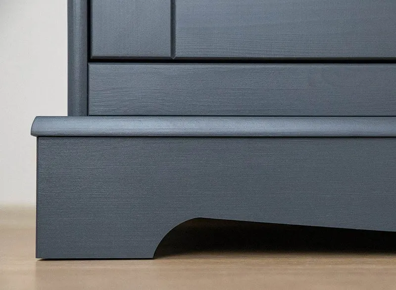 Nachtkonsole Belluno Elegante aus Massivholz