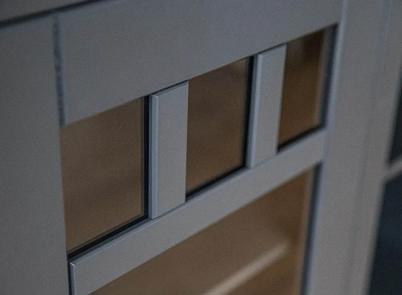 Standvitrine Belluno Elegante mit Glastüren in Graphit
