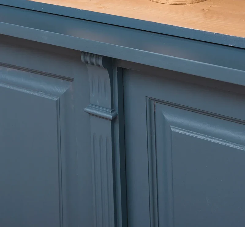 Bibliothek aus Massivholz - Bücherschrank - Aktenschrank mit Ornamenten
