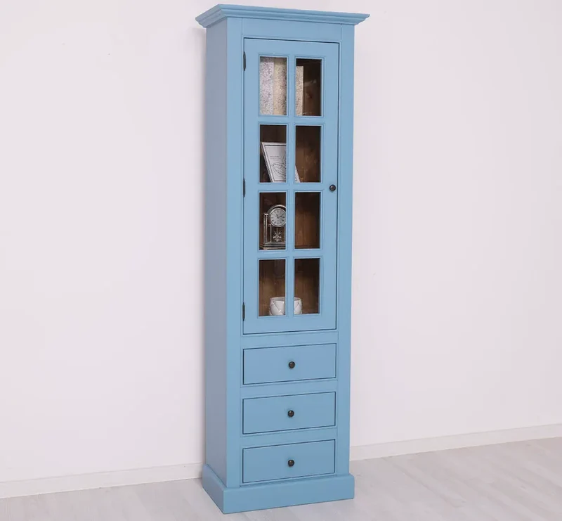Schlanke Vitrine aus Massivholz mit 3 Schubladen