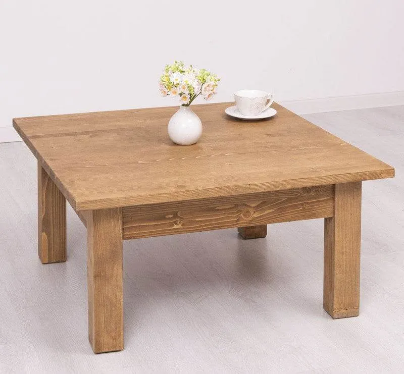 Quadratischer Couchtisch aus Massivholz