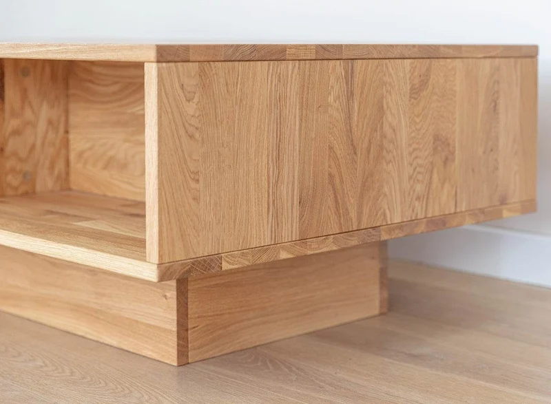 Couchtisch Collodi aus massiver Wildeiche mit Schublade