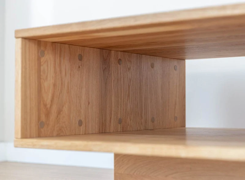 Couchtisch Collodi aus massiver Wildeiche mit Schublade