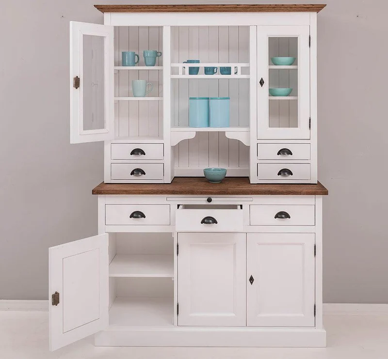 Küchen- und Buffetschrank aus Massivholz im Landhausstil - Eichenakzente