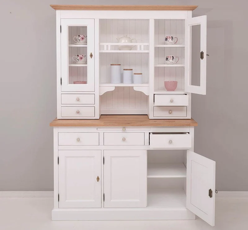 Küchen- und Buffetschrank aus Massivholz im Landhausstil - Eichenakzente