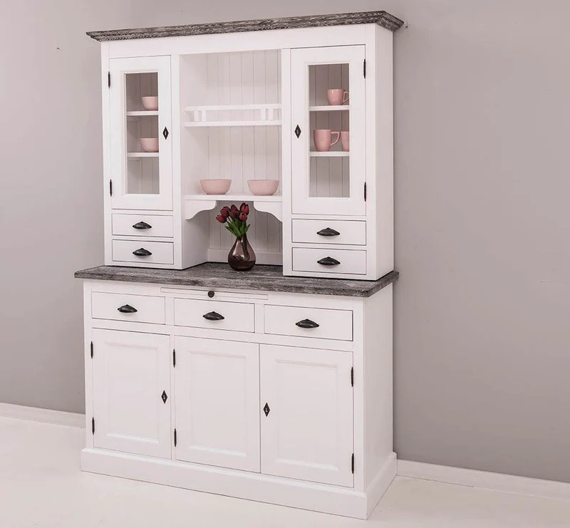 Küchen- und Buffetschrank aus Massivholz im Landhausstil - Eichenakzente