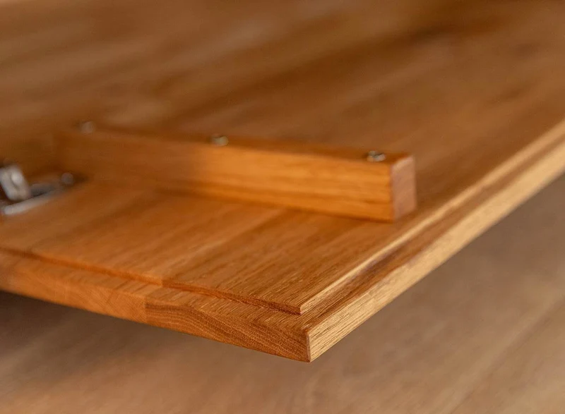 Beleuchtetes TV-Board Collodi aus massiver Wildeiche mit grober Holzstruktur