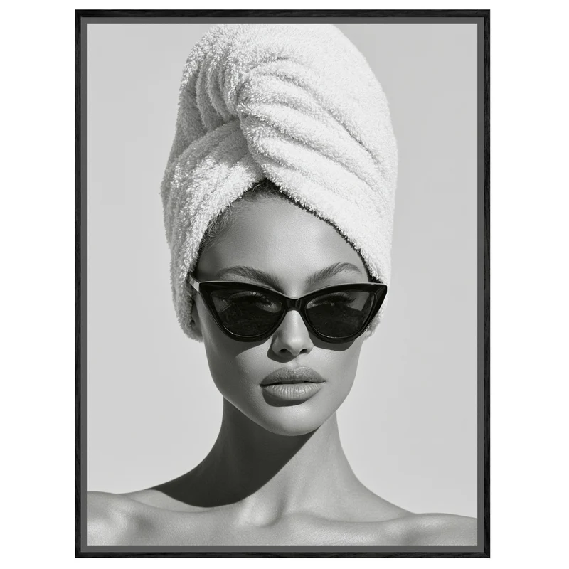 Frau mit Handtuch und Sonnenbrille Leinwand