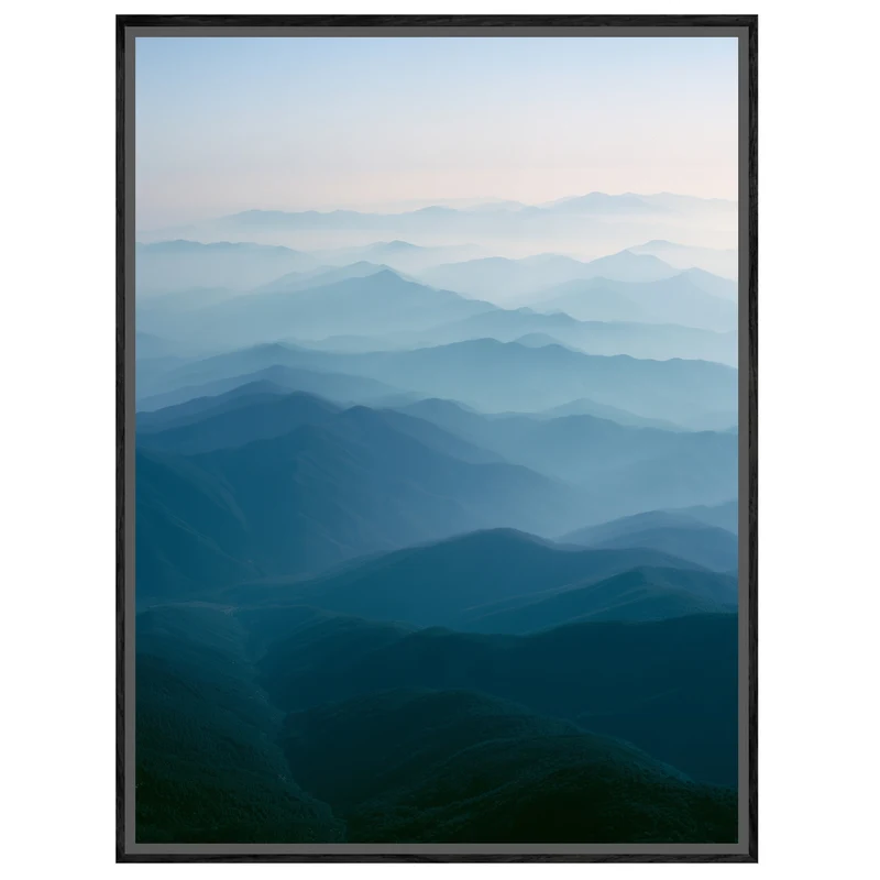 Blaue Bergwellen im Nebel Leinwand