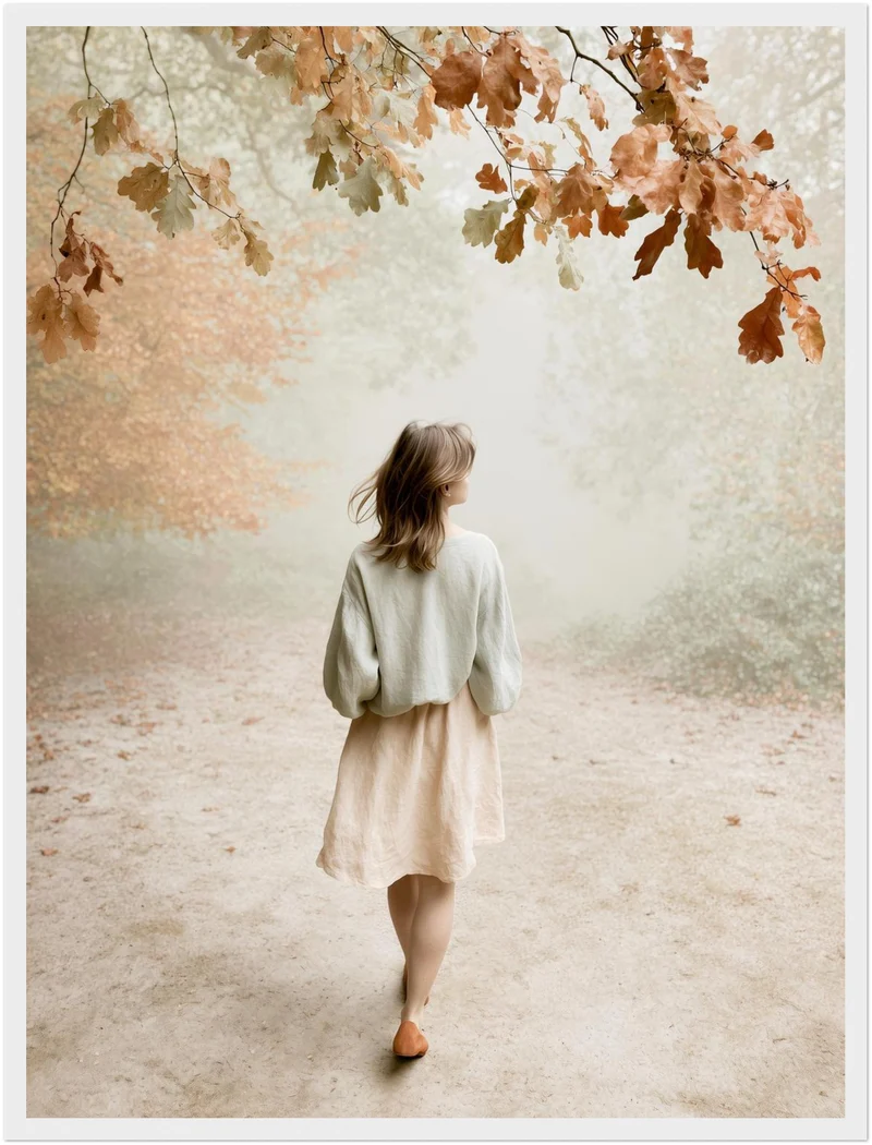 Frau im Herbstwald Poster