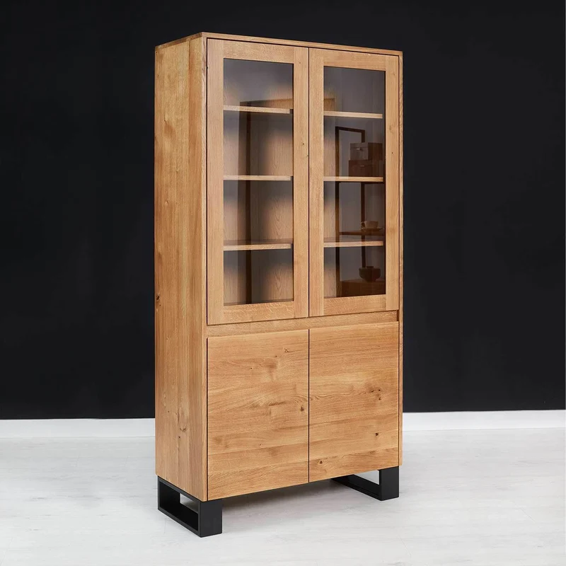 Großer Industrial Schrank aus massiver Eiche | Viertürige Vitrine Horizon mit viel Stauraum