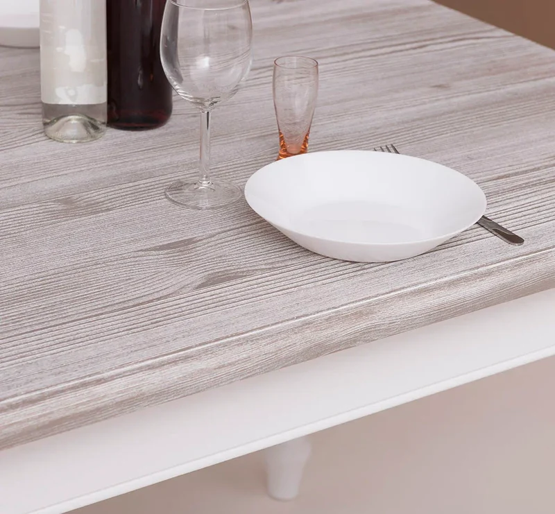 Esstisch aus Massivholz im Landhausstil mit gedrehten Beinen