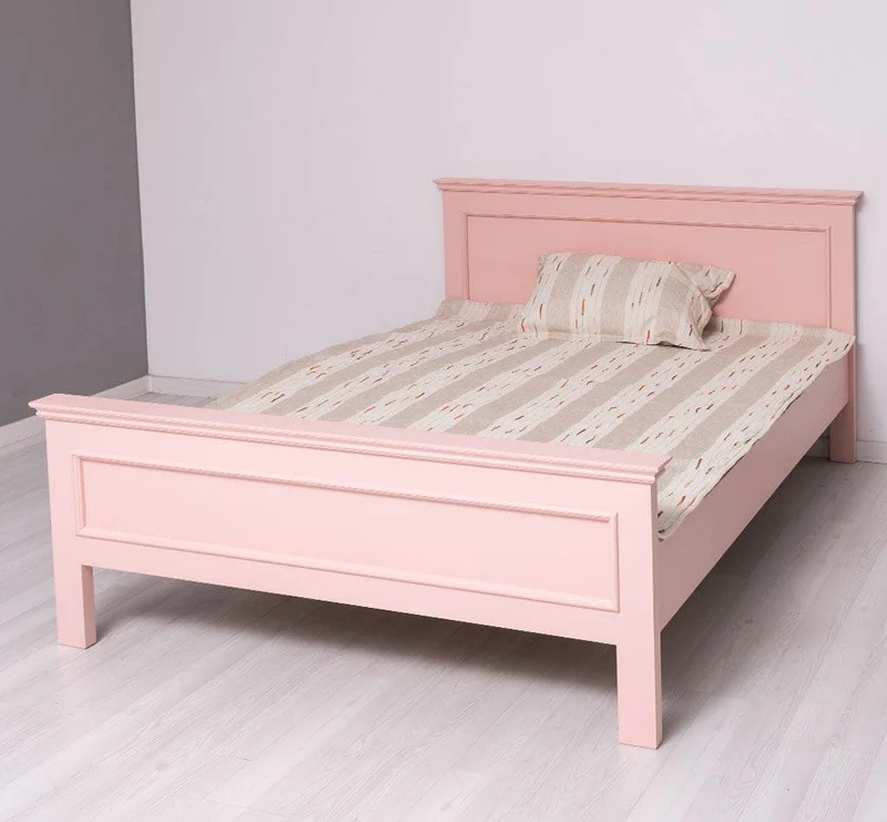 Bett aus Massivholz im Landhausstil ohne Schubladen